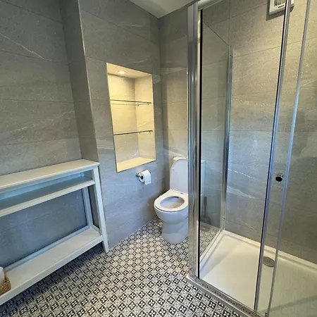 Prázdninový dům 4 Bedroom Lounge In Leafy - June Sale *