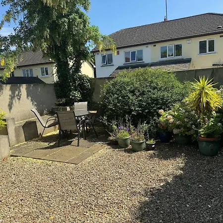 4 Bedroom Lounge In Leafy - June Sale * Foxrock
